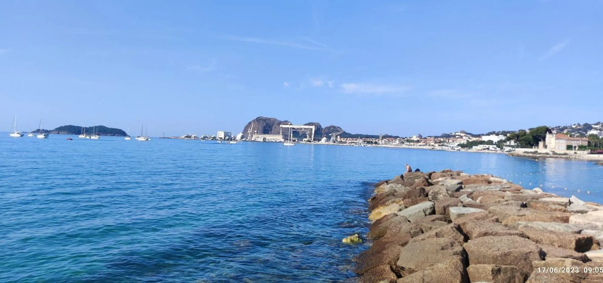 Appartement Logement climatisé avec jardin et parking pour 2 personnes en bord de plage La Ciotat